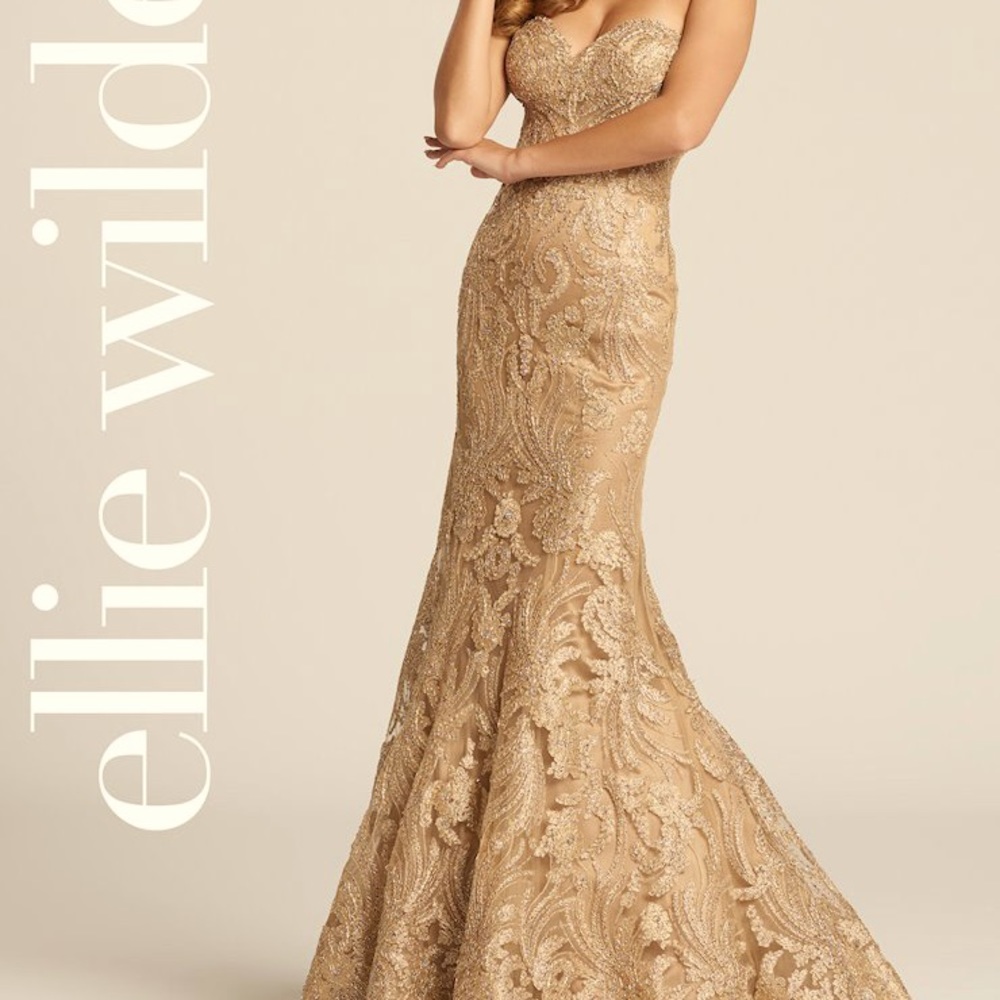 Ellie Wilde strapless stunning evening dress